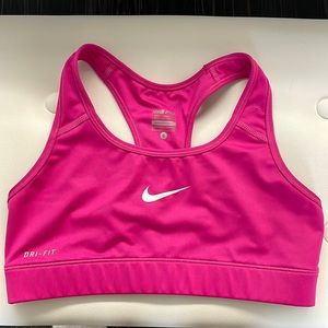 Nike pro sports bra